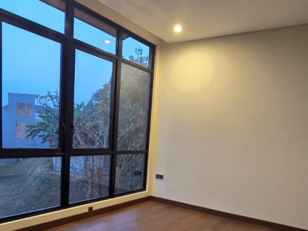 Rumah komplek The Eminent di BSD - foto 11