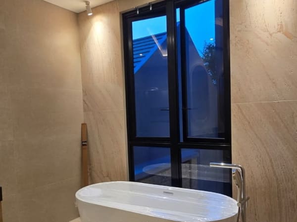 Rumah komplek The Eminent di BSD - foto 12