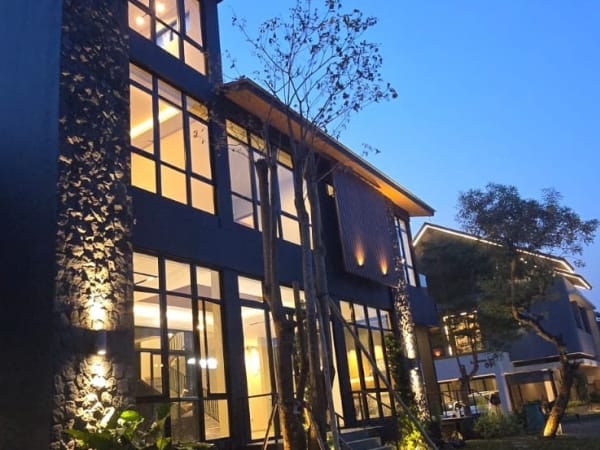 Rumah komplek The Eminent di BSD - foto 14