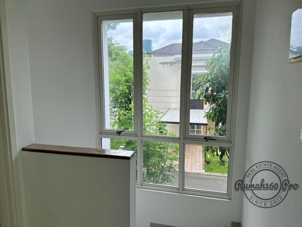 Rumah komplek Scientia Garden di Gading Serpong - foto 4