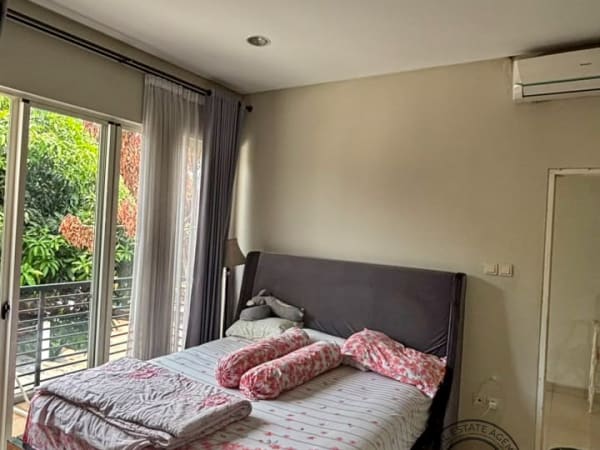 Rumah komplek Residence One di Tangerang Selatan - foto 9