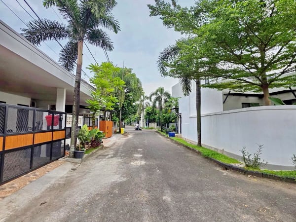 Rumah komplek Serpong Park di Tangerang Selatan - foto 11