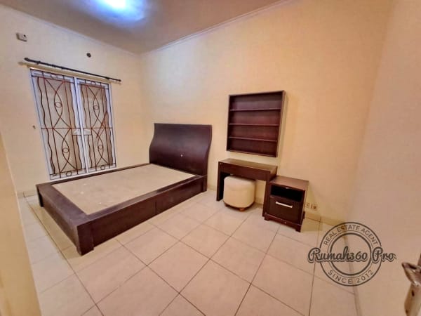 Rumah Sewa komplek Serpong Park di Tangerang Selatan - foto 9