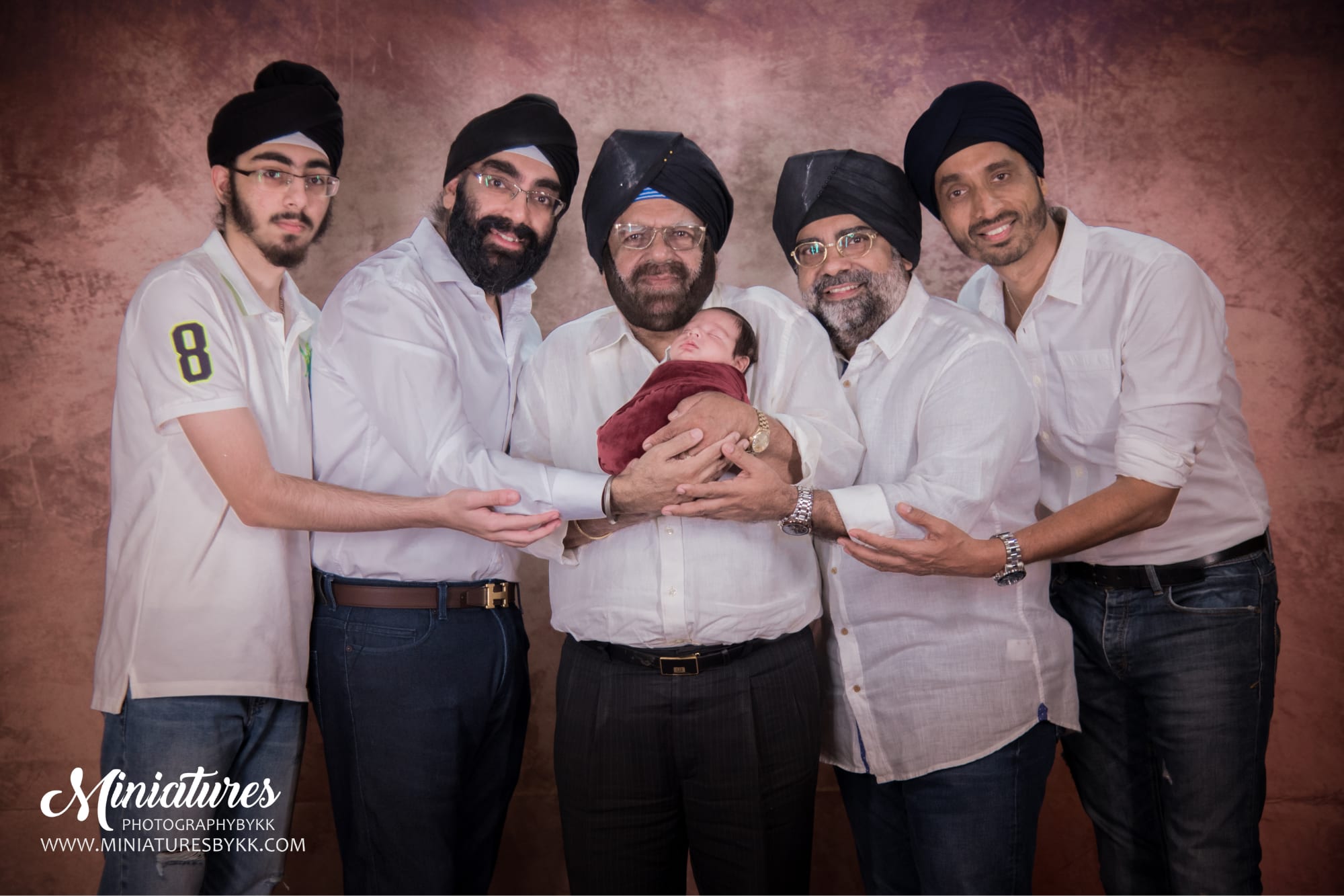 Family Portraits photography by Miniatures, Bangkok — 14