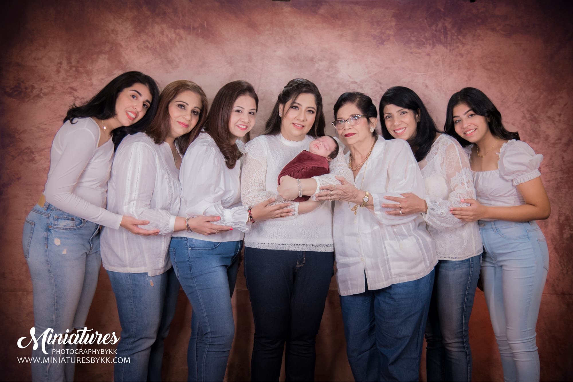 Family Portraits photography by Miniatures, Bangkok — 1