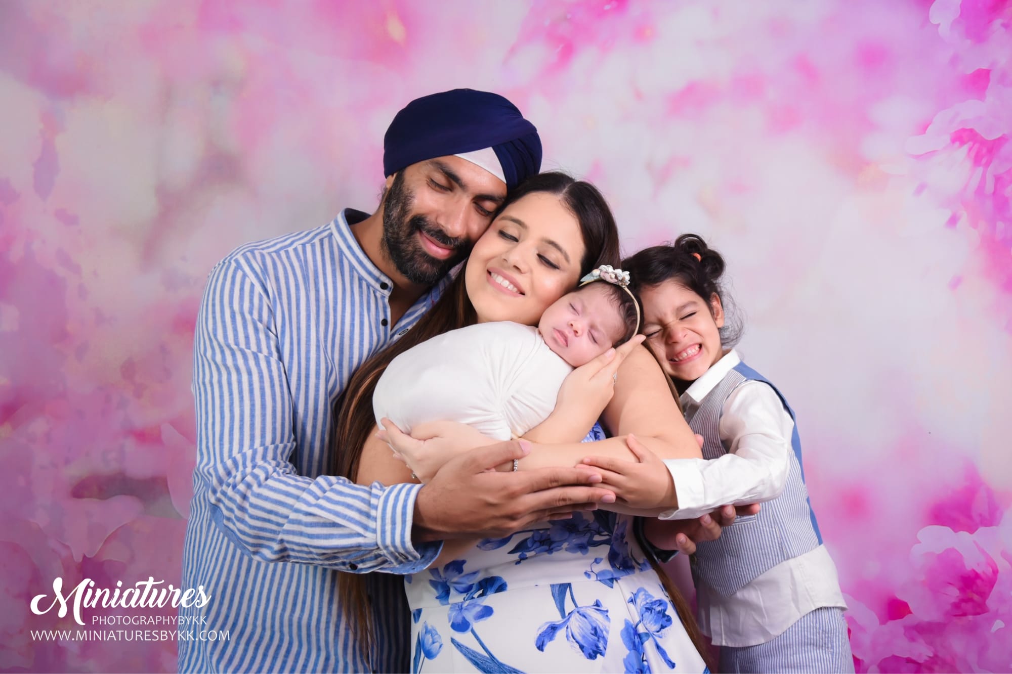 Family Portraits photography by Miniatures, Bangkok — 16