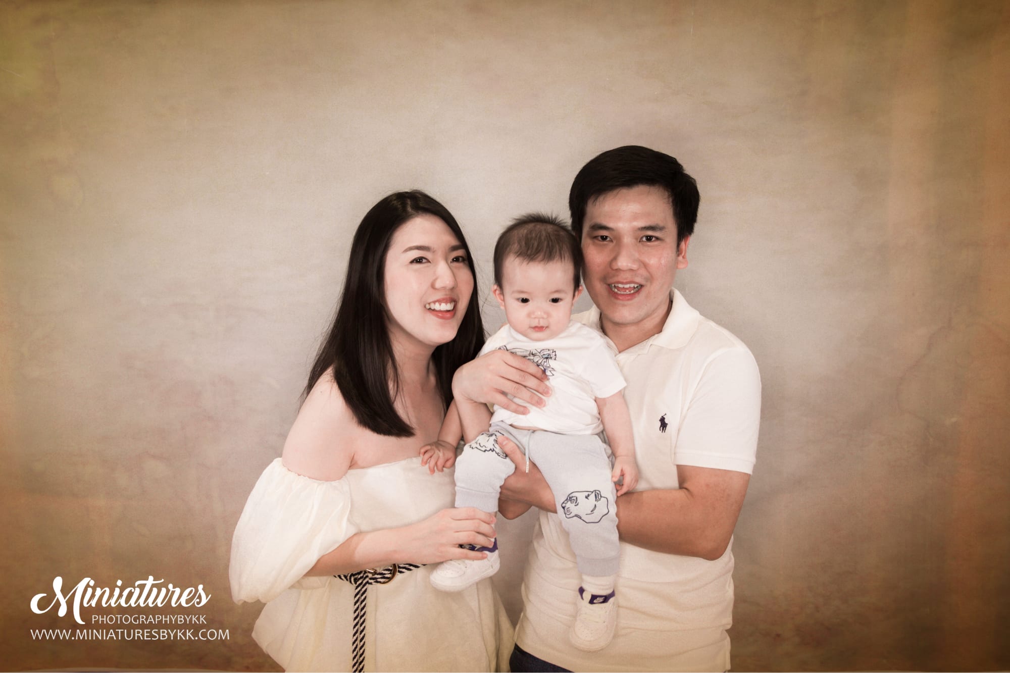 Family Portraits photography by Miniatures, Bangkok — 8