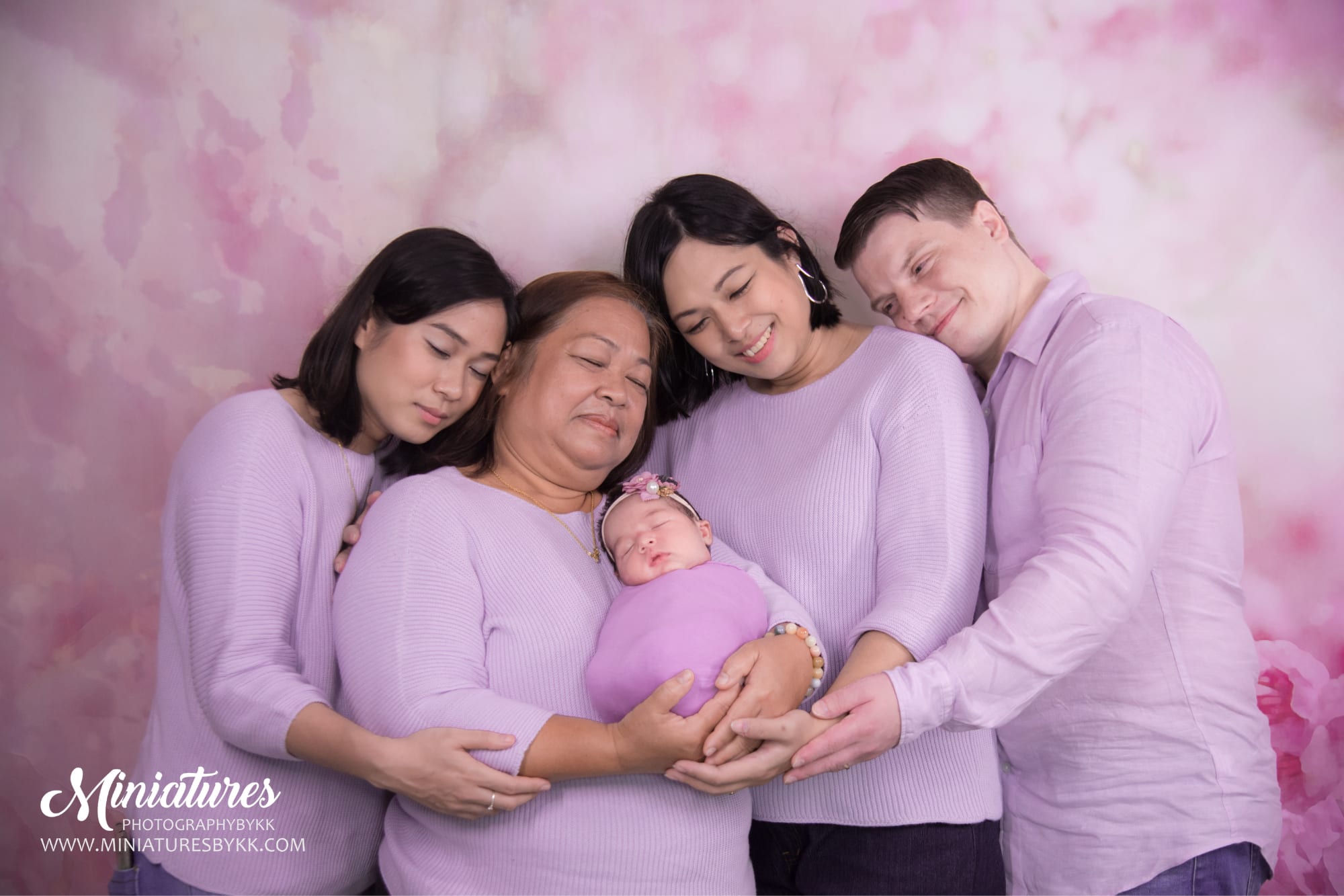 Family Portraits photography by Miniatures, Bangkok — 13