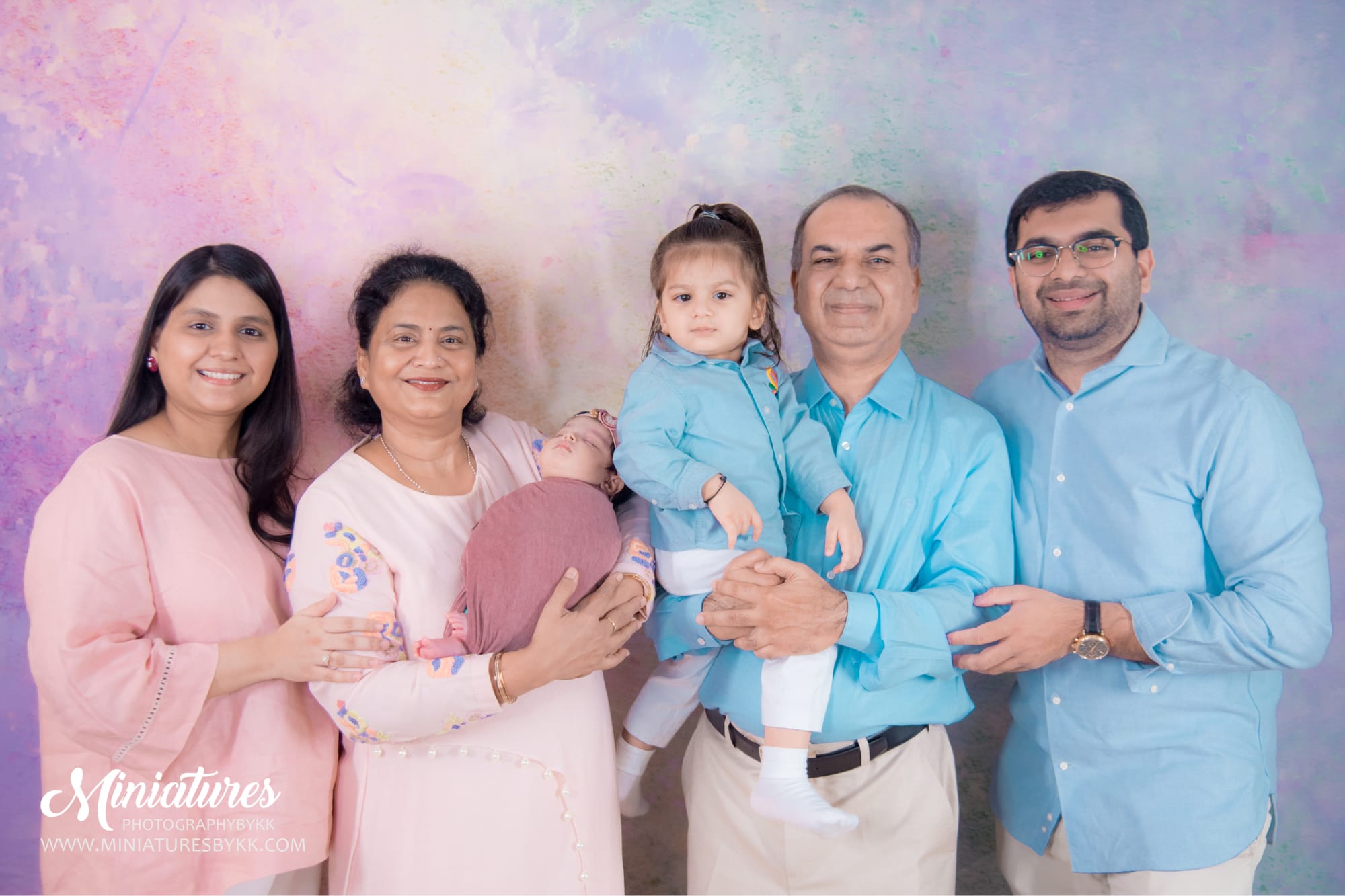 Family Portraits photography by Miniatures, Bangkok — 6