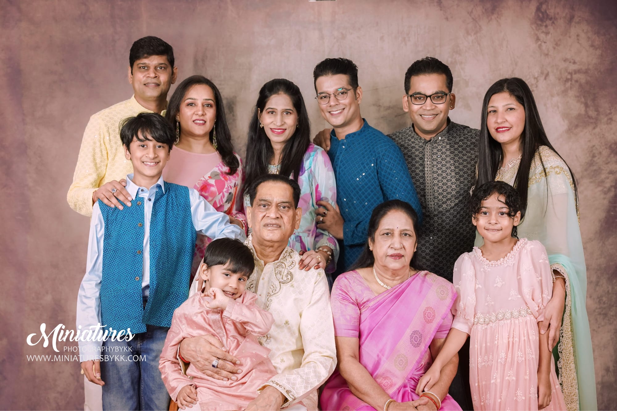 Family Portraits photography by Miniatures, Bangkok — 2