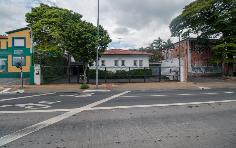 Casa comercial na Avenida Nove de Julho, 4107