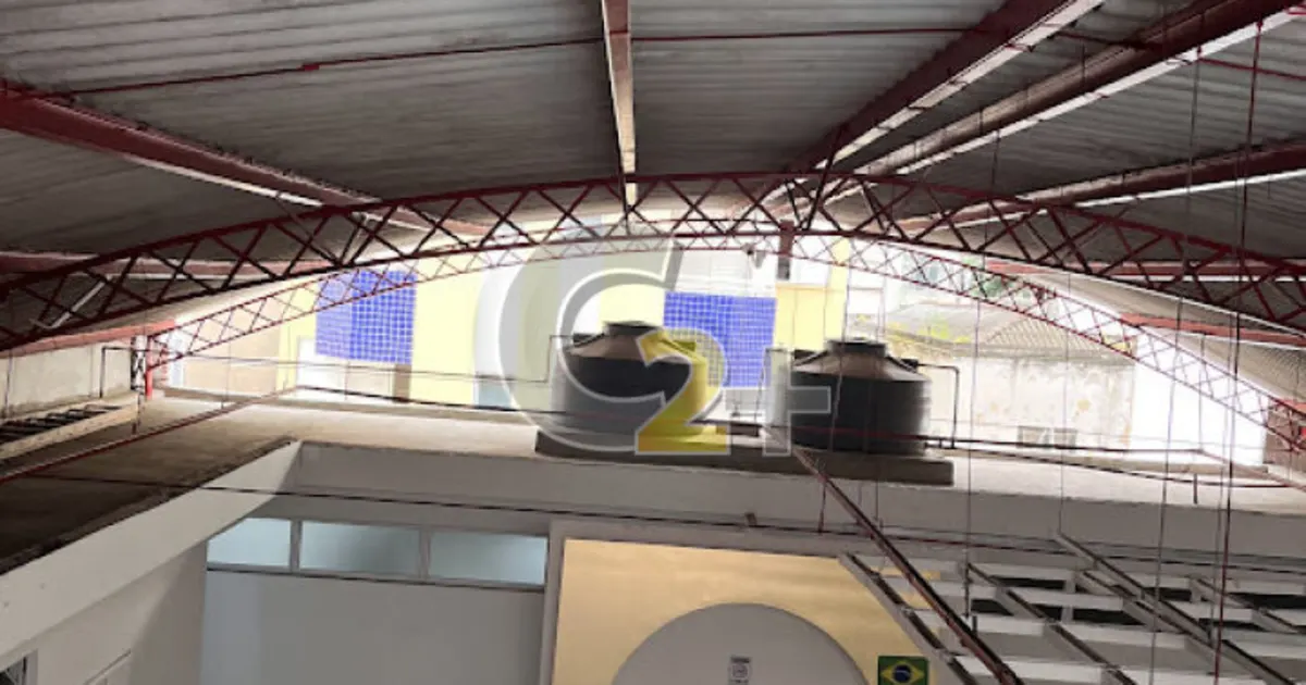 Prédio comercial na Rua Aureliano Coutinho, 109