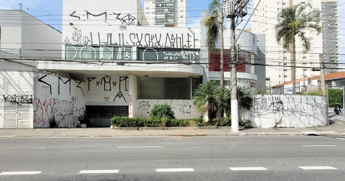 Prédio comercial na Avenida Santo Amaro, 4371