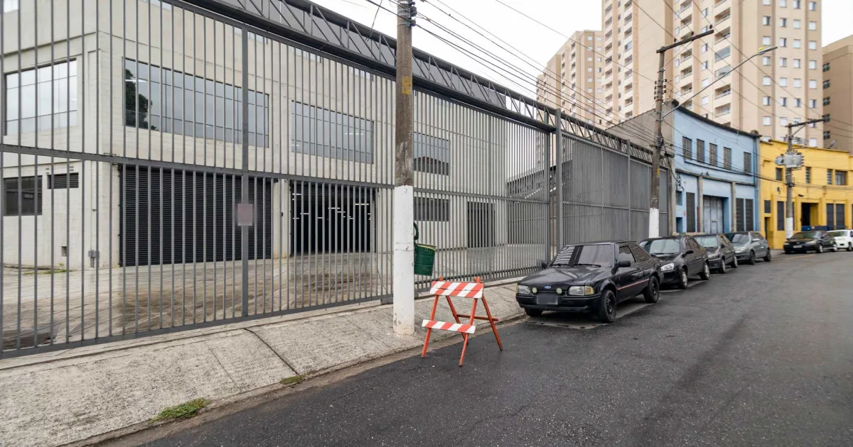Galpão na Rua Antônio Fidélis, 289