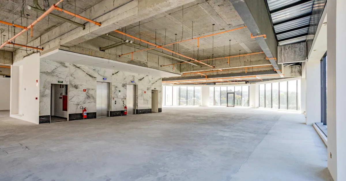 Prédio comercial na Rua Beira Rio, 36