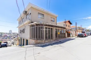 Rua Salvador Padilha Gimenes, 142, B