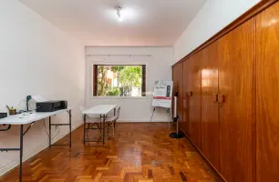 Rua Doutor Fabrício Vampré, 291, Sala 02