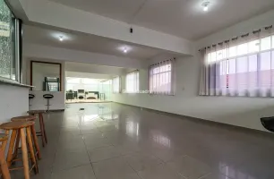 Rua Domingas Galleteri Blotta, 176, Sobre loja