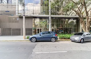 Rua Cristiano Viana, 140, 01
