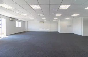 Avenida Queiroz Filho, 1700, Sala 304