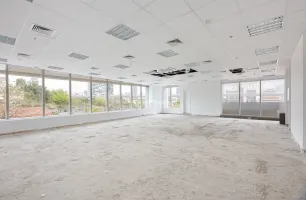 Rua Guaraiúva, 135, 2º andar conjunto 21 e 22