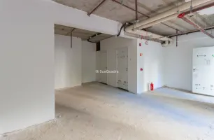 Avenida Armando Ferrentini, 658, Escadaria