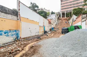 Rua Fradique Coutinho, 1802