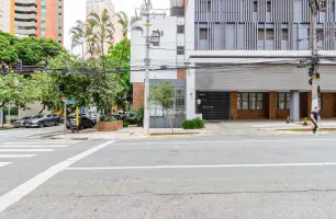 Alameda dos Arapanés, 918, Loja 01