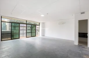 Rua Elvira Ferraz, 250, Sala 606