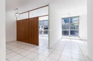 Praça da Sé, 28, Sala 11