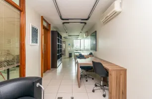 Avenida General Furtado Nascimento, 684, CJ 63