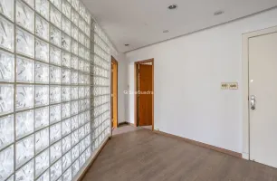 Praça Ouvidor Pacheco e Silva, 102, Cj. 21