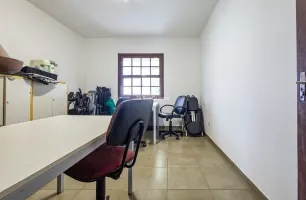 Rua Santa Eulália, 127, sala 2