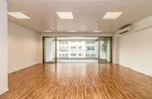 Rua Leopoldo Couto Magalhães Júnior, 1098, 47