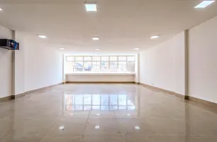 Praça Professor José Azevedo Antunes, 64, sala 02