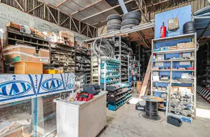 Avenida Carlos Barbosa Santos, 1518, Galpão B