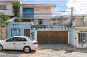 Rua Júlio de Menezes, 102, casa