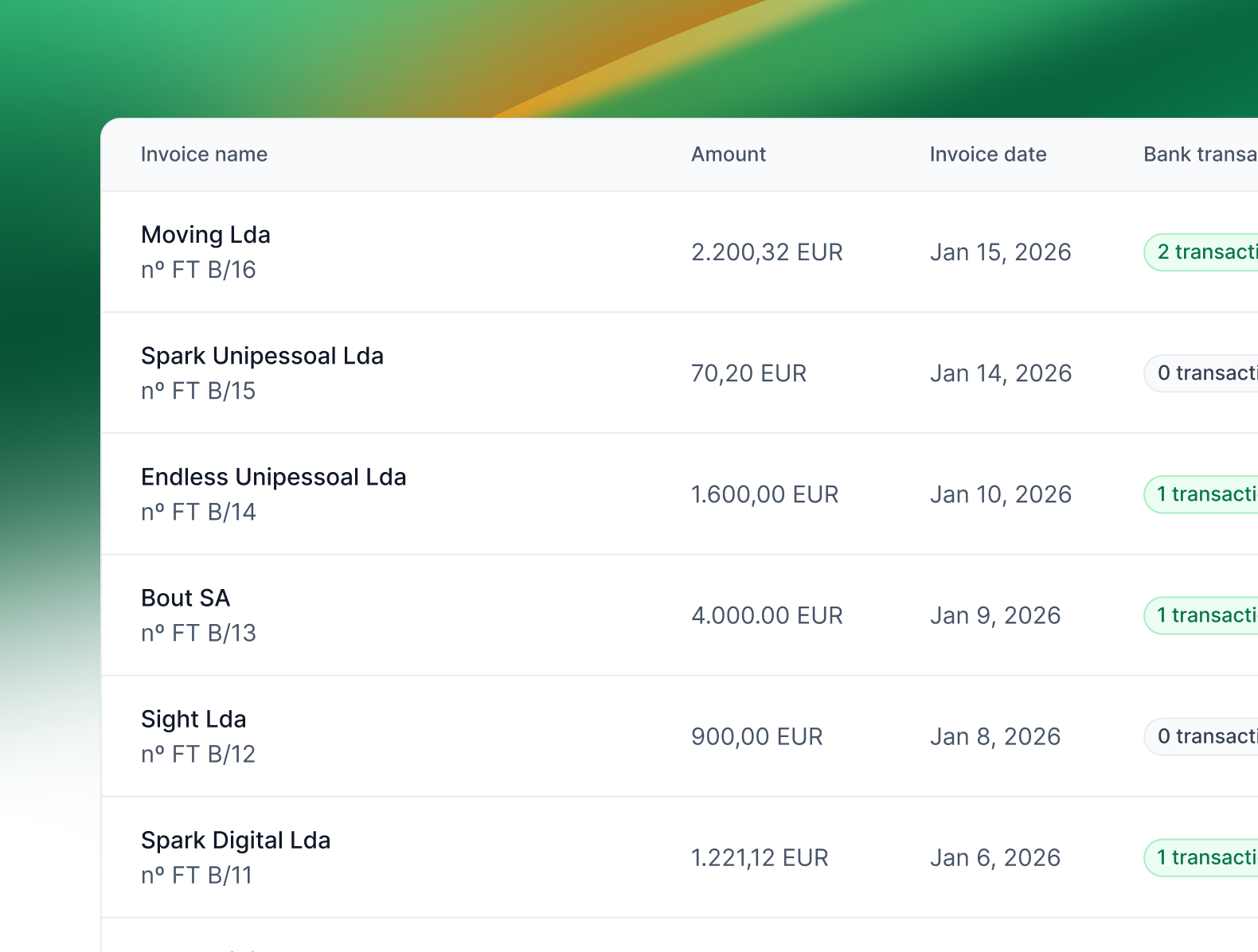 Interface de gestão de faturas com lista, datas, valores e indicadores de estado