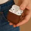 Lomme for Apple AirPods Pro - Tre, brun shell pocket tasker
