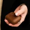 Lomme for Apple AirPods Pro - Tre, brun shell pocket tasker
