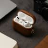 Lomme for Apple AirPods Pro - Tre, brun shell pocket tasker