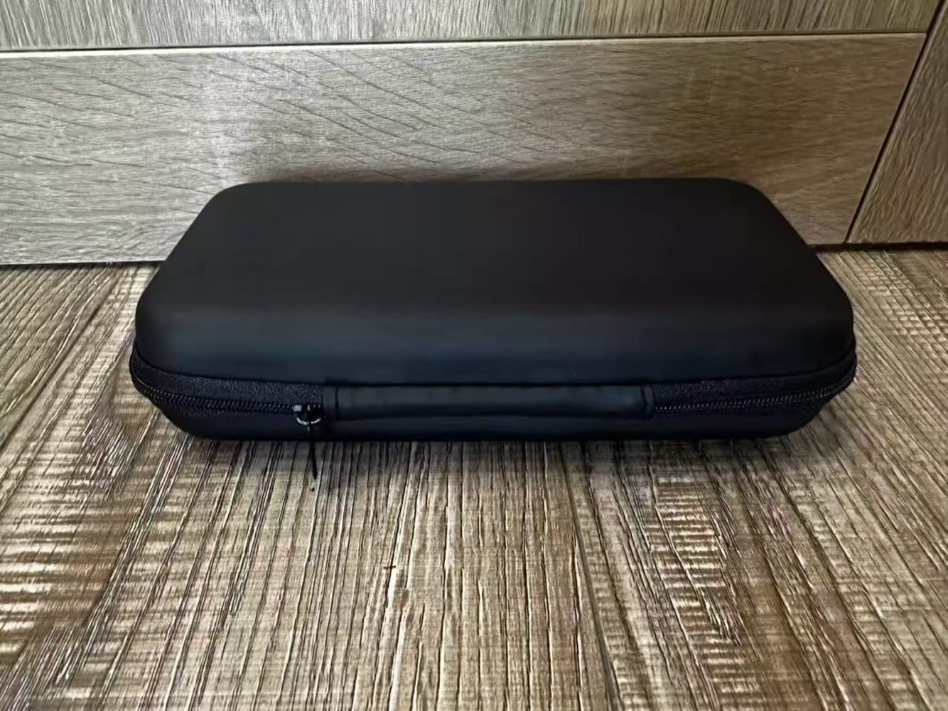 Hårt fodral för kablar, laddare, hörlurar och powerbanks – Stöttåligt skydd med dragkedja, vadderat foder och nätficka 