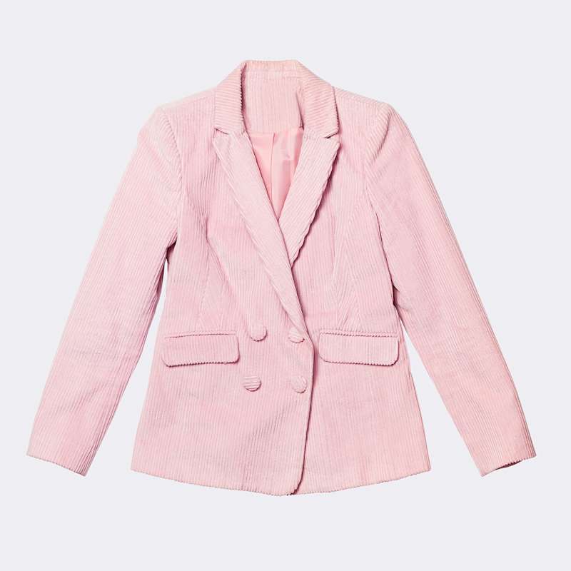 Rosa Blazer auf neutralem Hintergrund