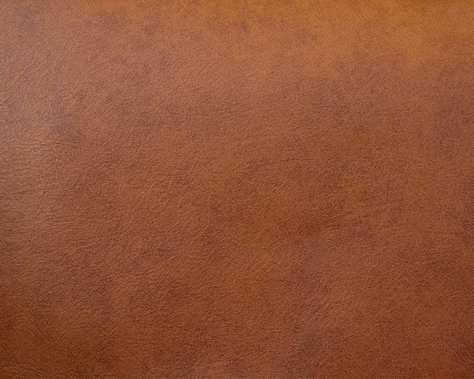 Gedecktes Glattleder in mittelbrauner Farbe