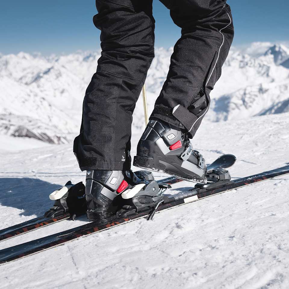 Skifahrer auf einer Skipiste