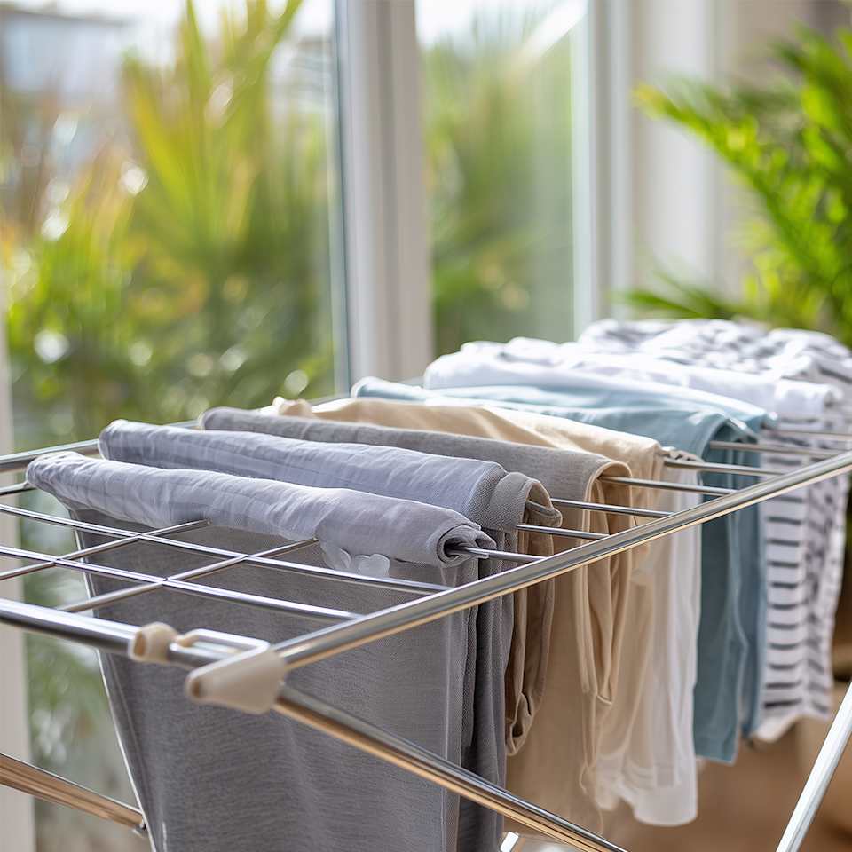 Wäsche auf dem Wäscheständer