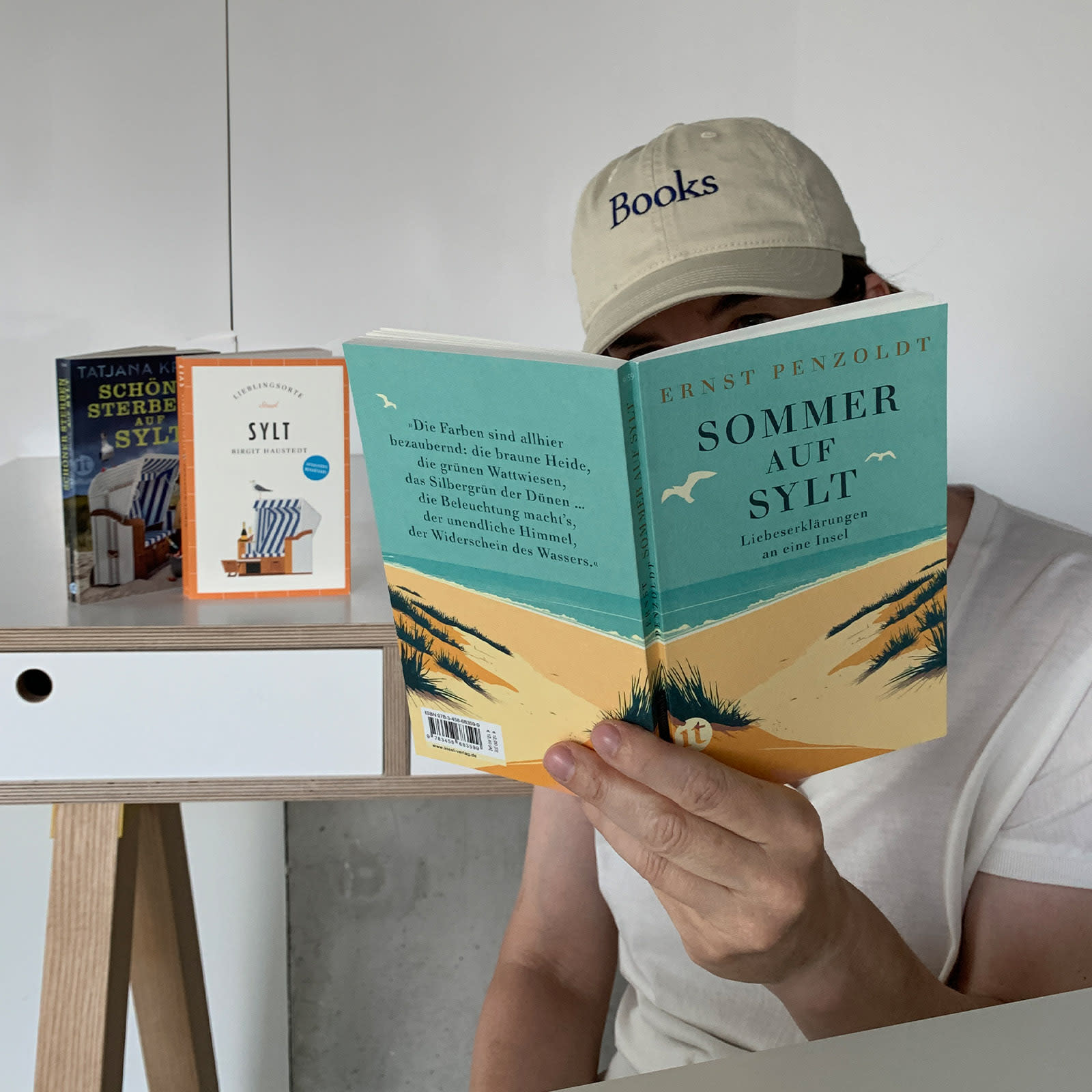 Alexandra Stender (Herstellung) empfiehlt drei Sylt-Bücher