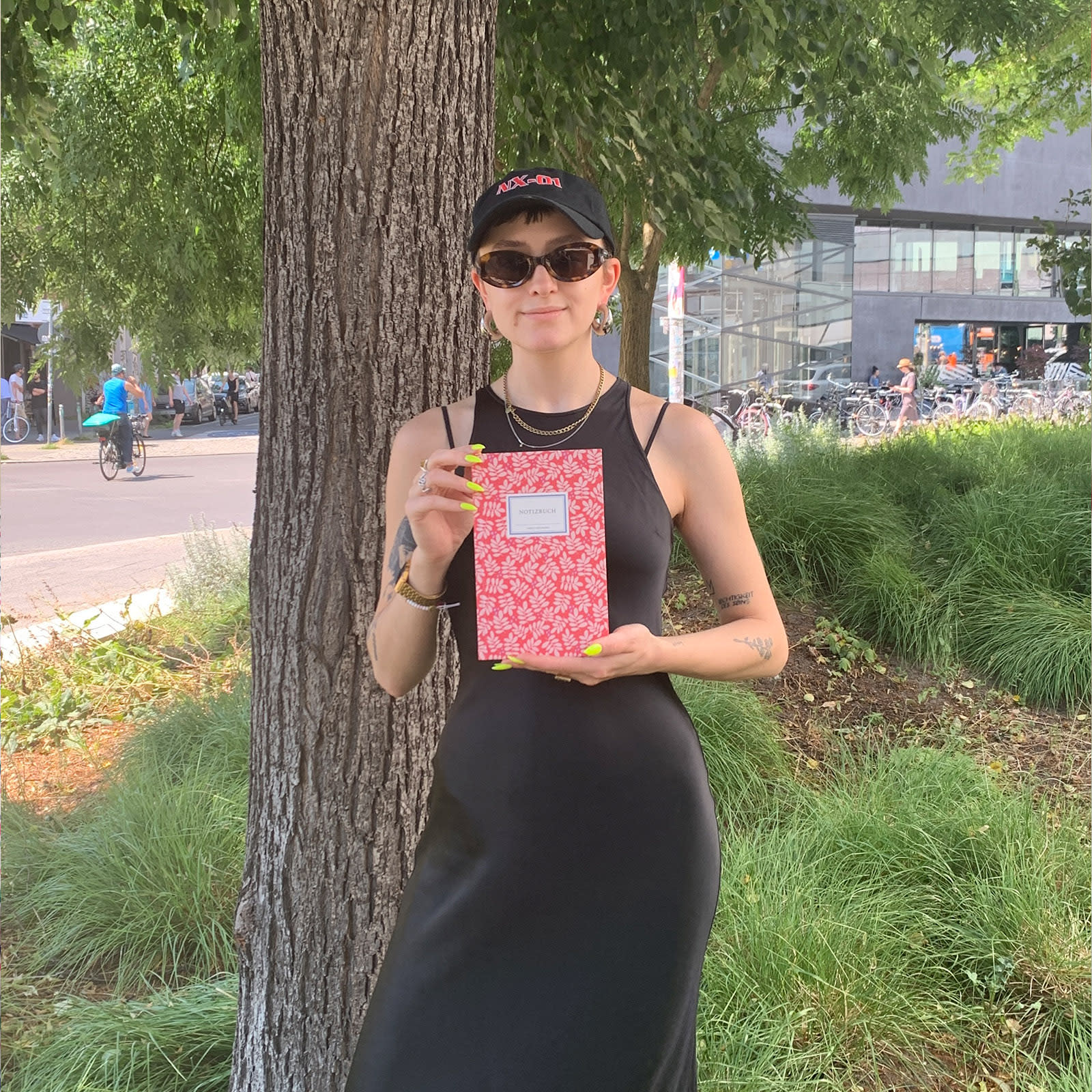 Johanna Flasshaar (Leser- und Onlinemarketing) empfiehlt das Insel-Bücherei-Notizbuch