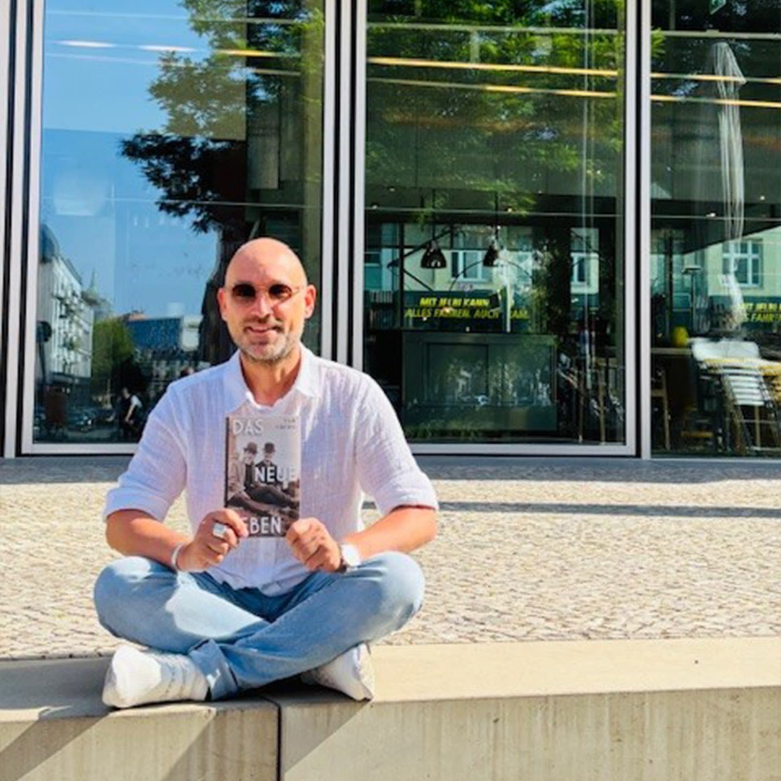 Stephan Mehner (Verkauf) empfiehlt Tom Crew: Das Neue Leben