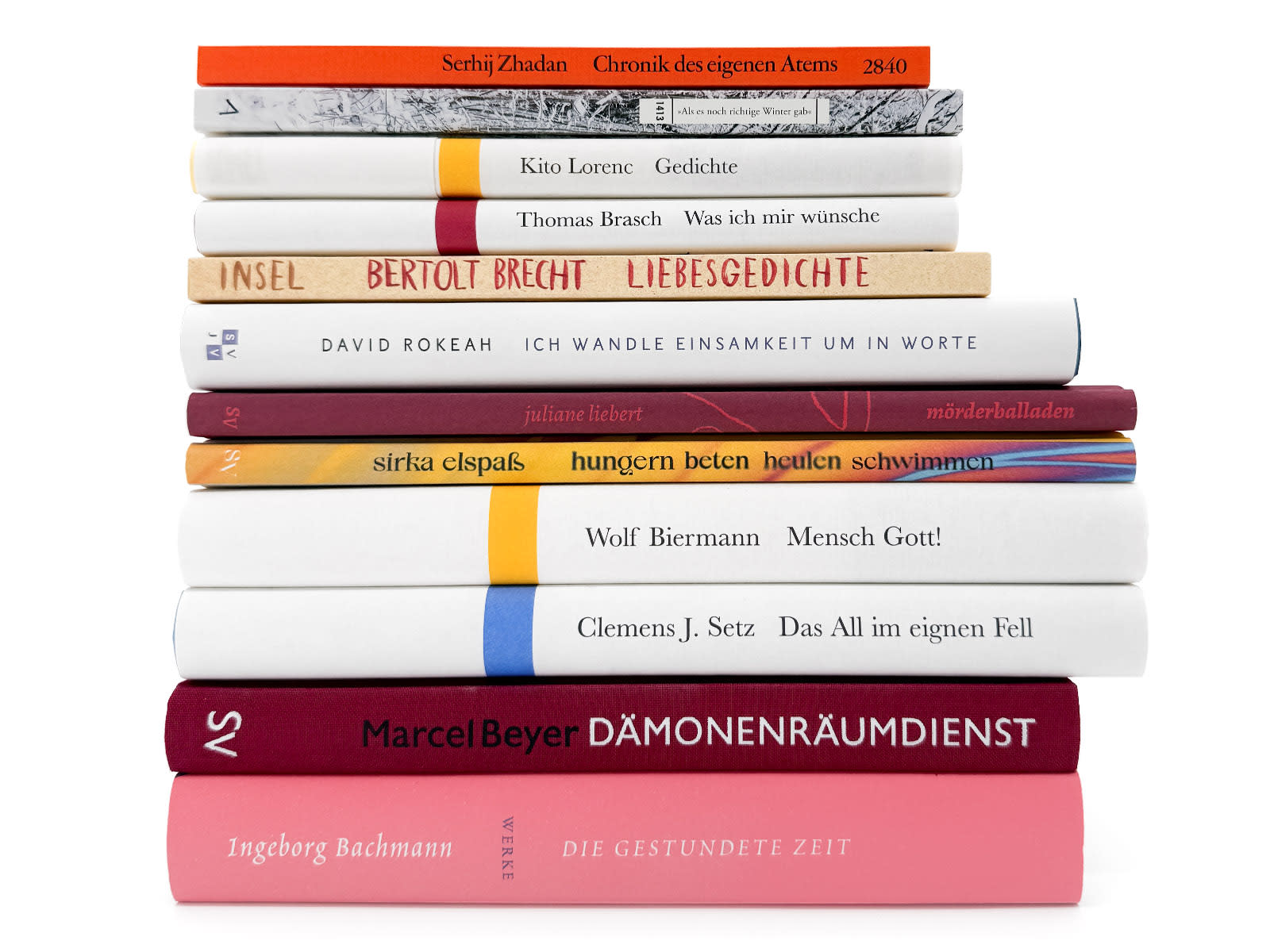 Alle 12 Bücher des Jahresrückblick-Beitrags auf einem Stapel